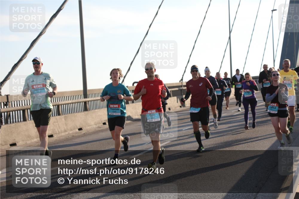03.10.2025 - Köhlbrandbrückenlauf Yannick Fuchs http://msf.ph/oto/9178246 03.10.2025 08:30:32 Position 1 2449, 3201 meine-sportfotos.de