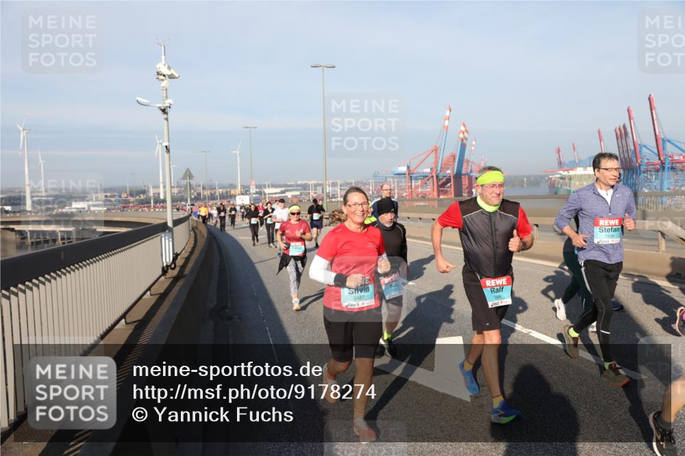 03.10.2025 - Köhlbrandbrückenlauf Yannick Fuchs http://msf.ph/oto/9178274 03.10.2025 08:49:50 Position 2 3487, 3486, 1556 meine-sportfotos.de