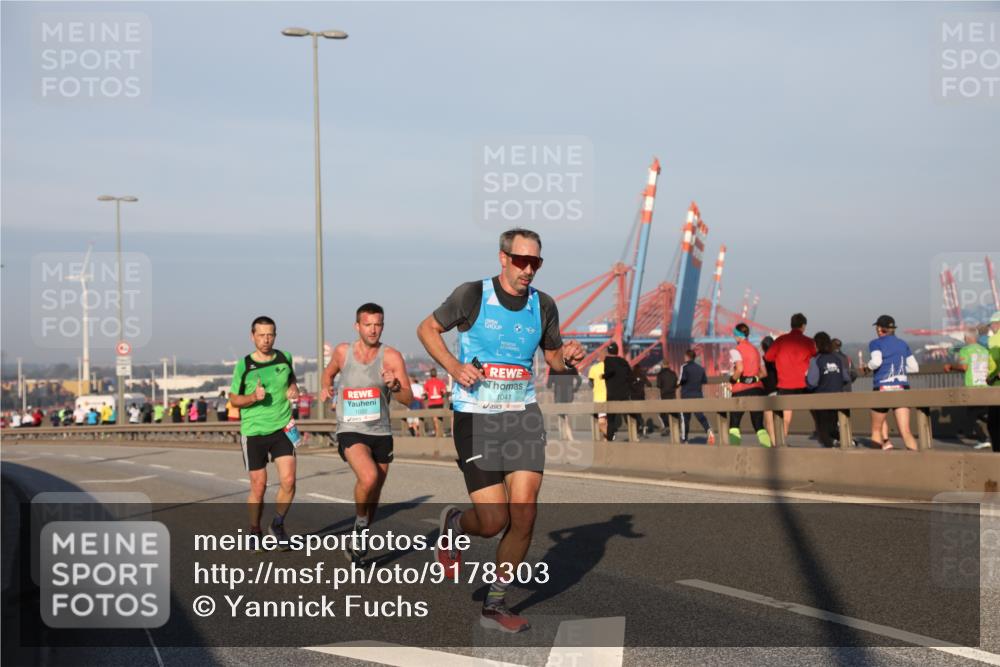 03.10.2025 - Köhlbrandbrückenlauf Yannick Fuchs http://msf.ph/oto/9178303 03.10.2025 08:30:47 Position 1 1041 meine-sportfotos.de