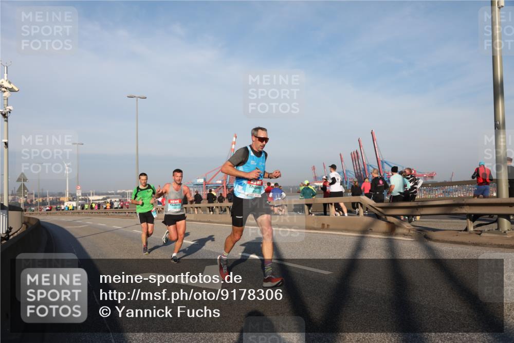 03.10.2025 - Köhlbrandbrückenlauf Yannick Fuchs http://msf.ph/oto/9178306 03.10.2025 08:30:47 Position 1  meine-sportfotos.de
