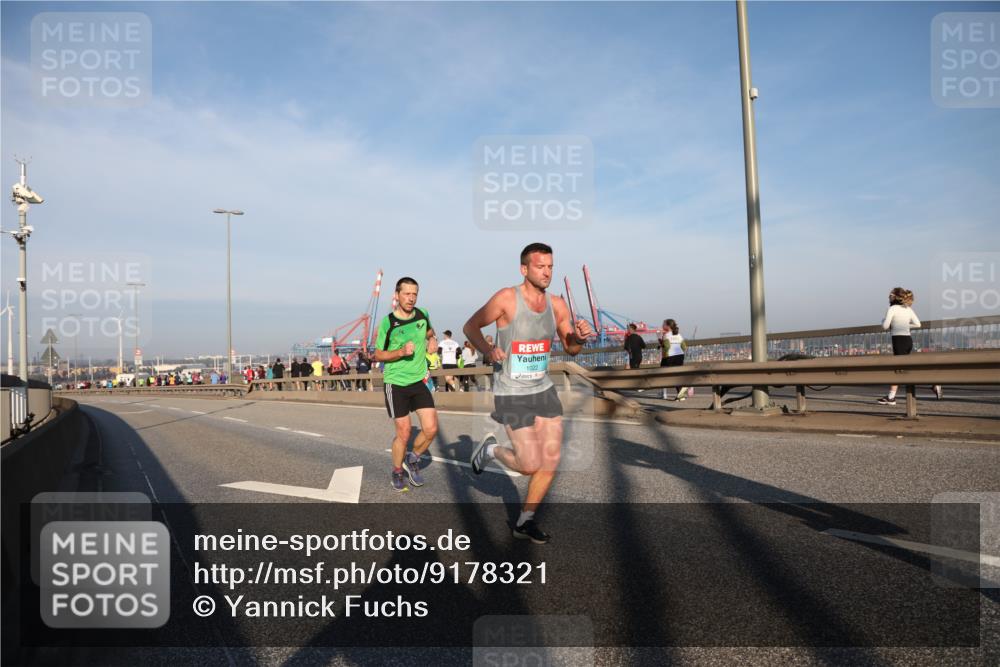 03.10.2025 - Köhlbrandbrückenlauf Yannick Fuchs http://msf.ph/oto/9178321 03.10.2025 08:30:49 Position 1 1022 meine-sportfotos.de