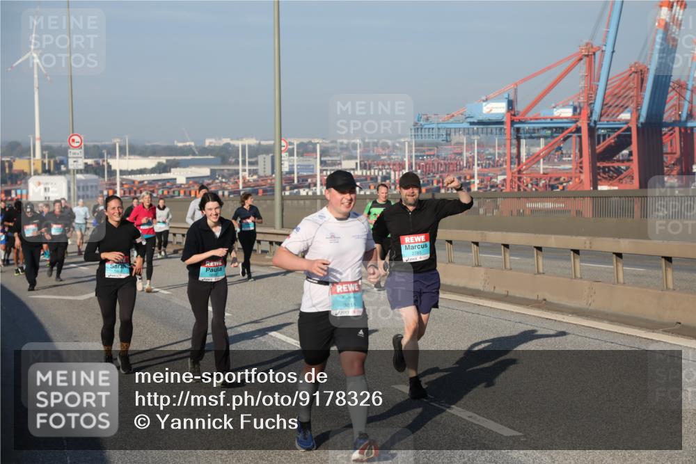 03.10.2025 - Köhlbrandbrückenlauf Yannick Fuchs http://msf.ph/oto/9178326 03.10.2025 08:49:54 Position 2 3815, 2785 meine-sportfotos.de