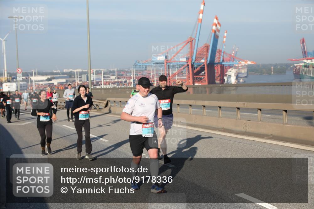 03.10.2025 - Köhlbrandbrückenlauf Yannick Fuchs http://msf.ph/oto/9178336 03.10.2025 08:49:54 Position 2 3815 meine-sportfotos.de