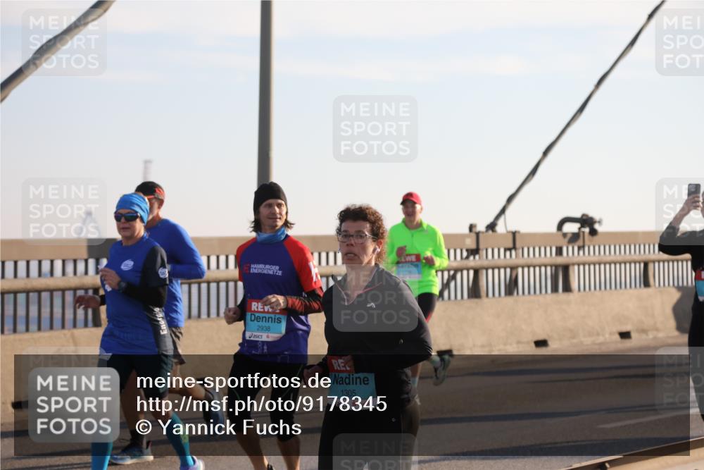 03.10.2025 - Köhlbrandbrückenlauf Yannick Fuchs http://msf.ph/oto/9178345 03.10.2025 08:31:04 Position 1 1, 2938, 1305 meine-sportfotos.de