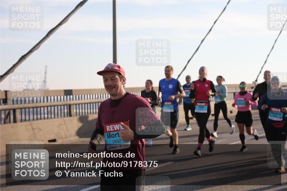 03.10.2025 - Köhlbrandbrückenlauf Yannick Fuchs http://msf.ph/oto/9178375 03.10.2025 08:31:08 Position 1 2832 meine-sportfotos.de