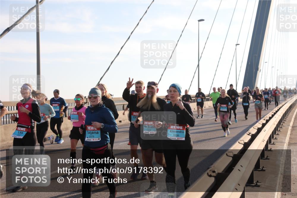 03.10.2025 - Köhlbrandbrückenlauf Yannick Fuchs http://msf.ph/oto/9178392 03.10.2025 08:31:09 Position 1 3827, 2079, 1419, 1538 meine-sportfotos.de