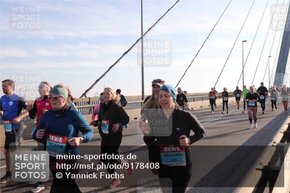 03.10.2025 - Köhlbrandbrückenlauf Yannick Fuchs http://msf.ph/oto/9178408 03.10.2025 08:31:10 Position 1 751, 2079, 1538 meine-sportfotos.de
