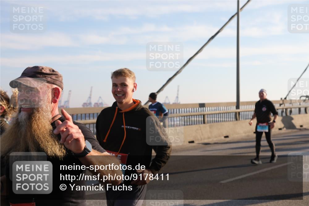 03.10.2025 - Köhlbrandbrückenlauf Yannick Fuchs http://msf.ph/oto/9178411 03.10.2025 08:31:11 Position 1  meine-sportfotos.de