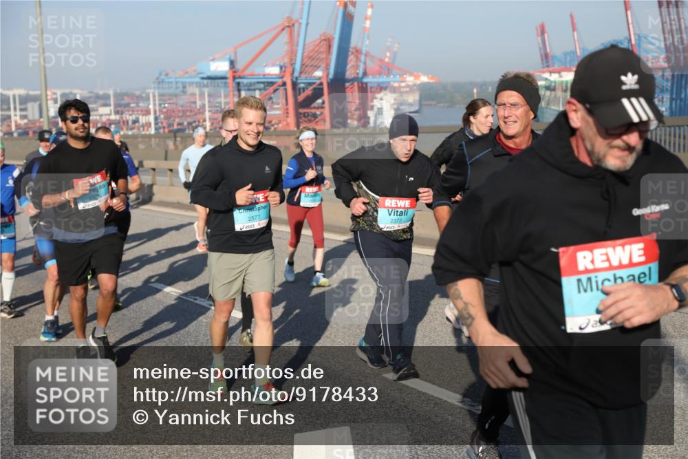 03.10.2025 - Köhlbrandbrückenlauf Yannick Fuchs http://msf.ph/oto/9178433 03.10.2025 08:50:07 Position 2 2577, 2372 meine-sportfotos.de