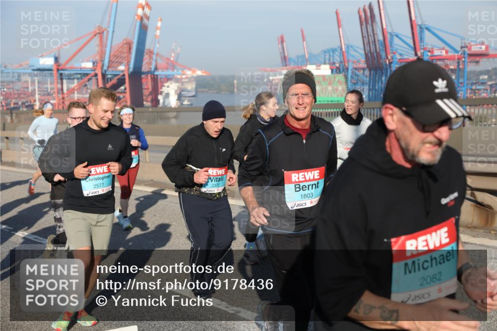 03.10.2025 - Köhlbrandbrückenlauf Yannick Fuchs http://msf.ph/oto/9178436 03.10.2025 08:50:08 Position 2 2577, 2372, 1803, 2082, 16 meine-sportfotos.de