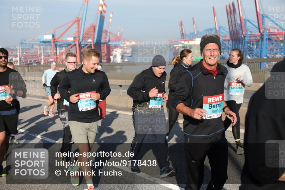 03.10.2025 - Köhlbrandbrückenlauf Yannick Fuchs http://msf.ph/oto/9178438 03.10.2025 08:50:08 Position 2 2168, 2577, 2372, 1803, 1831 meine-sportfotos.de