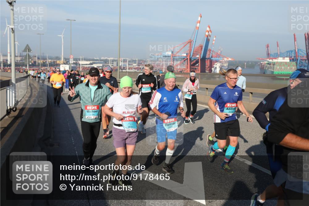 03.10.2025 - Köhlbrandbrückenlauf Yannick Fuchs http://msf.ph/oto/9178465 03.10.2025 08:50:10 Position 2 1794, 3833, 3505, 3506 meine-sportfotos.de