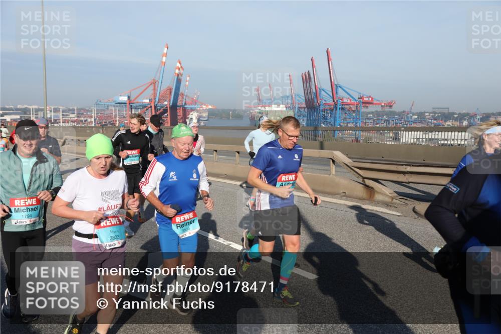 03.10.2025 - Köhlbrandbrückenlauf Yannick Fuchs http://msf.ph/oto/9178471 03.10.2025 08:50:11 Position 2 1794, 3833, 2422, 3505 meine-sportfotos.de