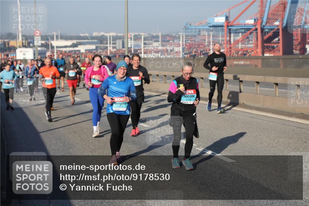 03.10.2025 - Köhlbrandbrückenlauf Yannick Fuchs http://msf.ph/oto/9178530 03.10.2025 08:50:17 Position 2 1609, 2789 meine-sportfotos.de