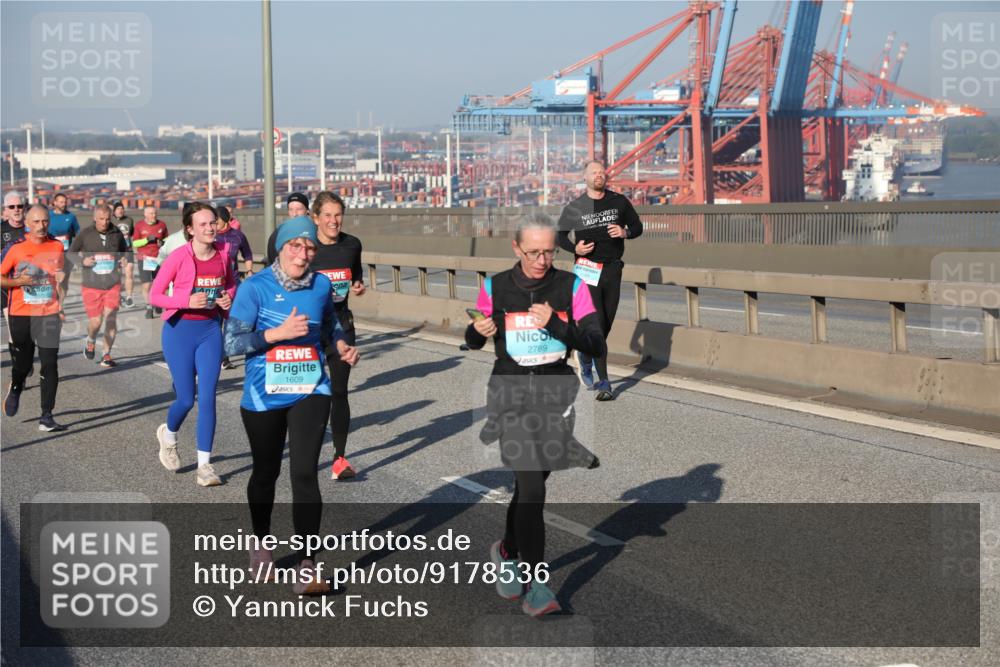 03.10.2025 - Köhlbrandbrückenlauf Yannick Fuchs http://msf.ph/oto/9178536 03.10.2025 08:50:18 Position 2 1609, 2789 meine-sportfotos.de