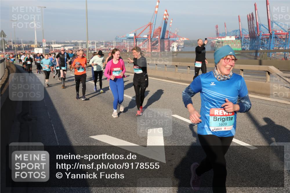 03.10.2025 - Köhlbrandbrückenlauf Yannick Fuchs http://msf.ph/oto/9178555 03.10.2025 08:50:20 Position 2 1609 meine-sportfotos.de