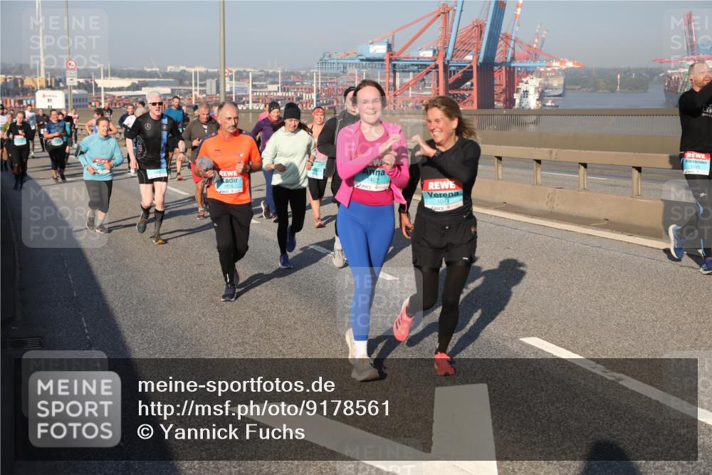 03.10.2025 - Köhlbrandbrückenlauf Yannick Fuchs http://msf.ph/oto/9178561 03.10.2025 08:50:21 Position 2 3576, 1467, 1049 meine-sportfotos.de