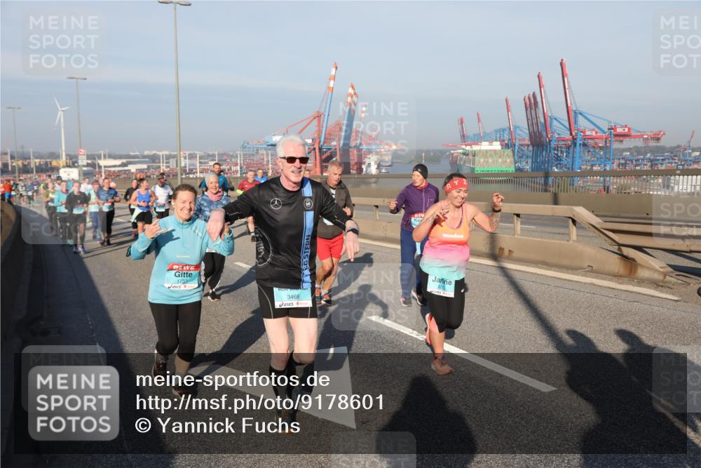 03.10.2025 - Köhlbrandbrückenlauf Yannick Fuchs http://msf.ph/oto/9178601 03.10.2025 08:50:25 Position 2 1737, 3468, 3273 meine-sportfotos.de