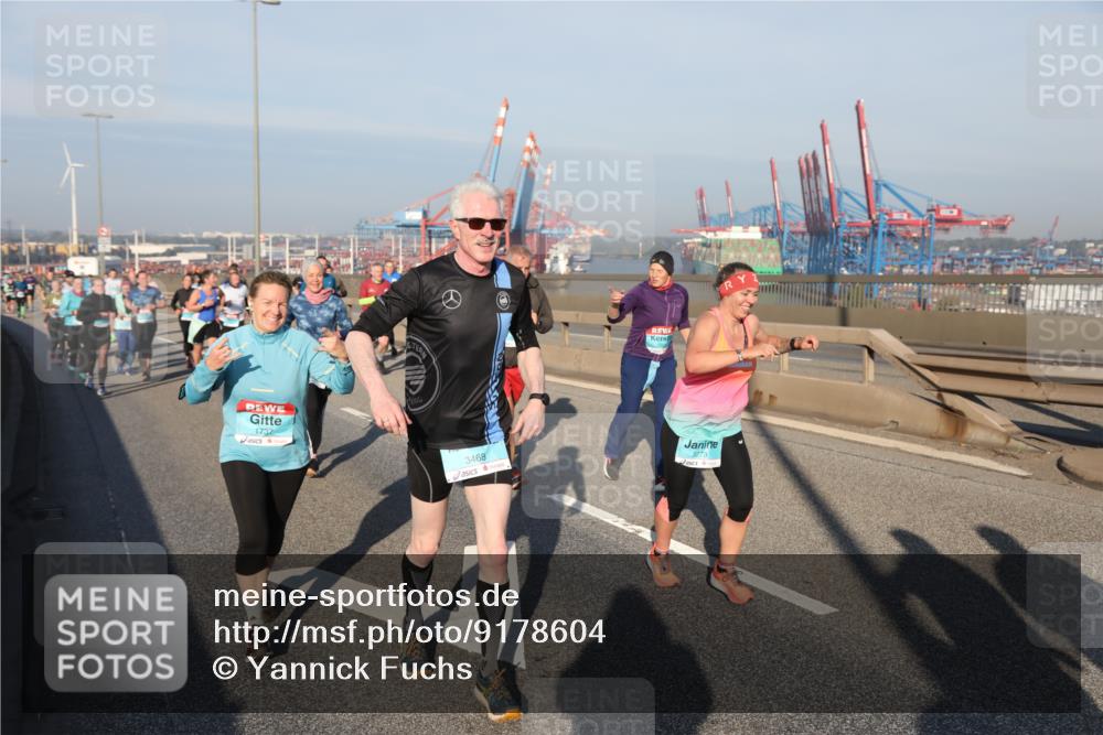 03.10.2025 - Köhlbrandbrückenlauf Yannick Fuchs http://msf.ph/oto/9178604 03.10.2025 08:50:25 Position 2 1737, 3468, 3273 meine-sportfotos.de