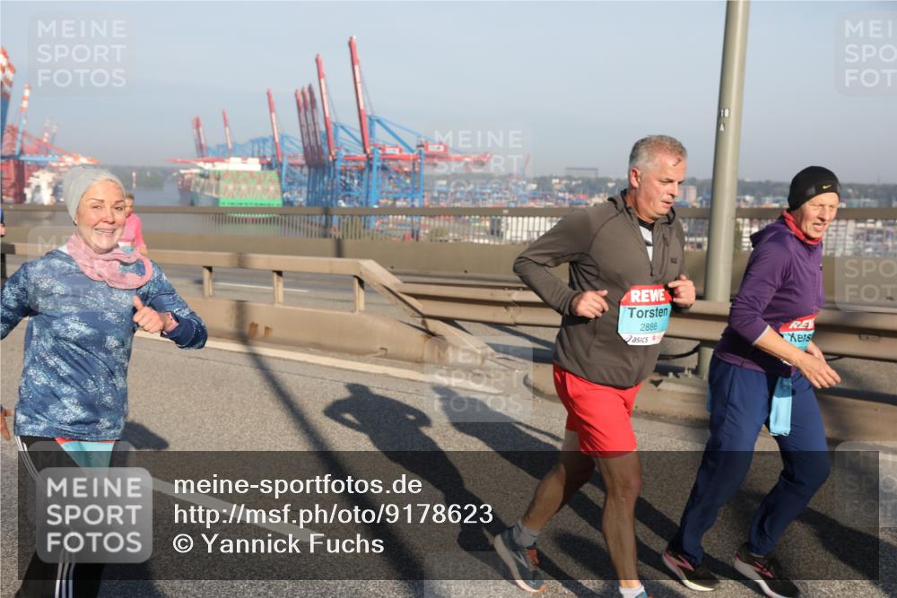 03.10.2025 - Köhlbrandbrückenlauf Yannick Fuchs http://msf.ph/oto/9178623 03.10.2025 08:50:27 Position 2 2886 meine-sportfotos.de