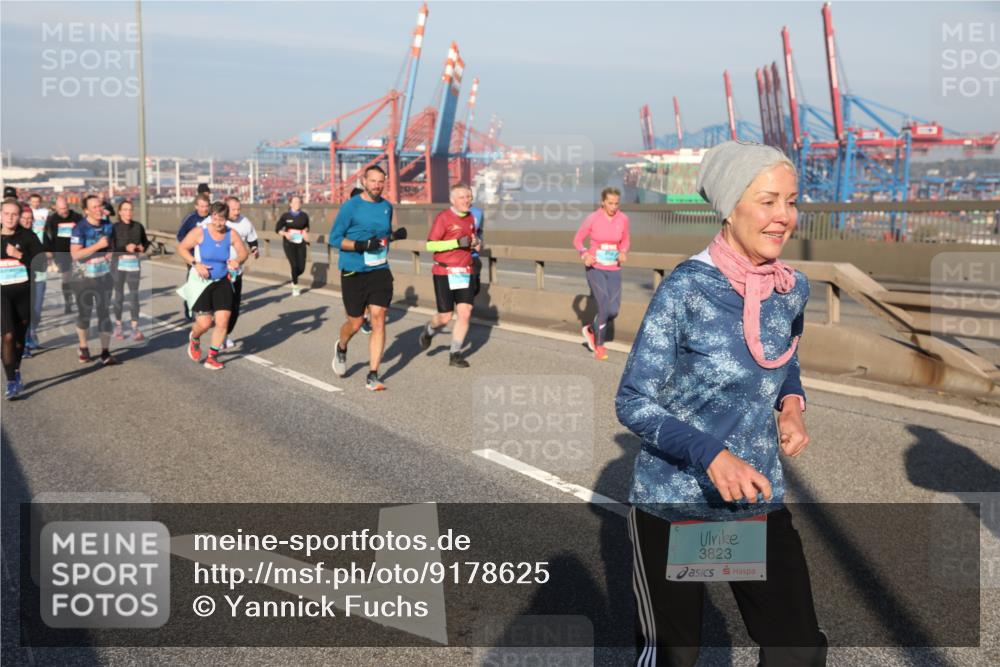 03.10.2025 - Köhlbrandbrückenlauf Yannick Fuchs http://msf.ph/oto/9178625 03.10.2025 08:50:27 Position 2 3823 meine-sportfotos.de
