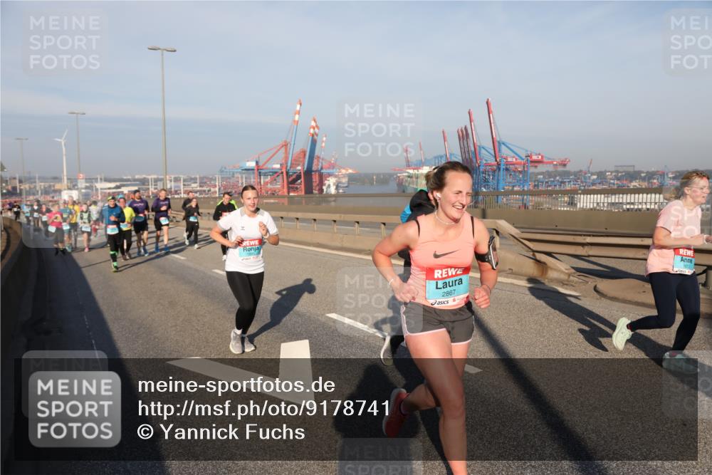 03.10.2025 - Köhlbrandbrückenlauf Yannick Fuchs http://msf.ph/oto/9178741 03.10.2025 08:50:40 Position 2 2867, 1672 meine-sportfotos.de