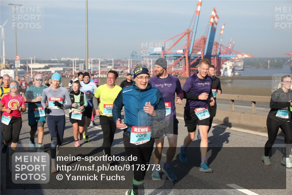 03.10.2025 - Köhlbrandbrückenlauf Yannick Fuchs http://msf.ph/oto/9178773 03.10.2025 08:50:44 Position 2 3417, 1663, 1503, 1576, 2269, 2641 meine-sportfotos.de