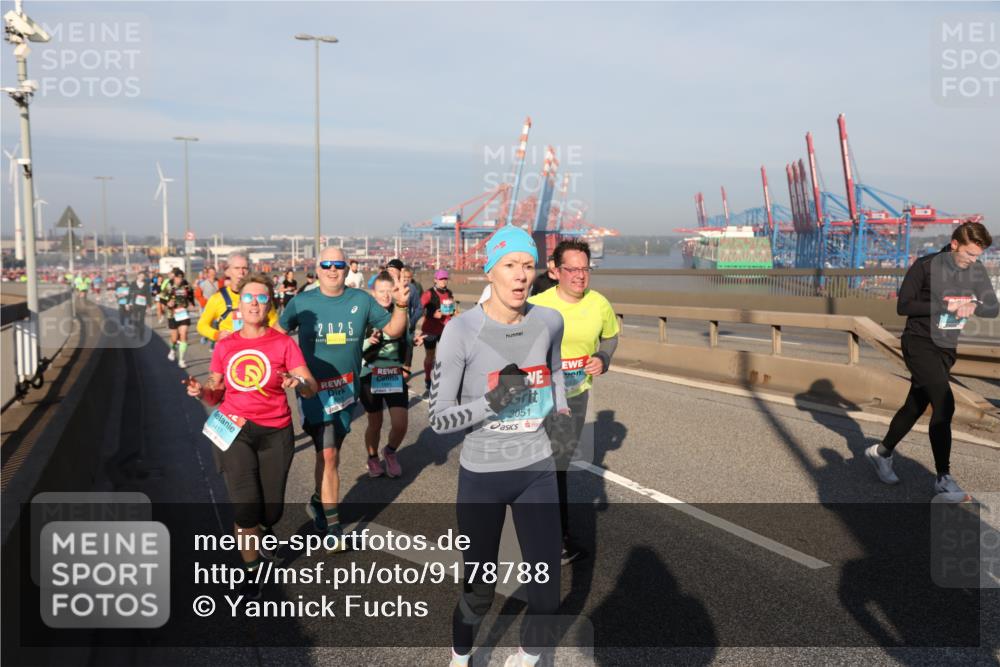 03.10.2025 - Köhlbrandbrückenlauf Yannick Fuchs http://msf.ph/oto/9178788 03.10.2025 08:50:47 Position 2 3417, 2025, 3051 meine-sportfotos.de