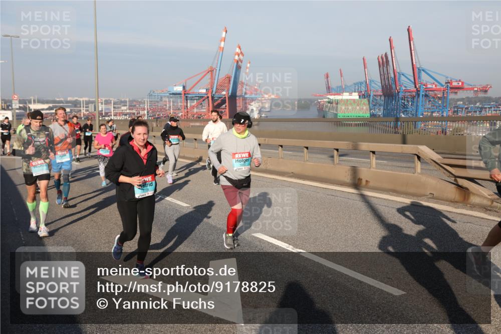 03.10.2025 - Köhlbrandbrückenlauf Yannick Fuchs http://msf.ph/oto/9178825 03.10.2025 08:50:50 Position 2 1778, 1692 meine-sportfotos.de