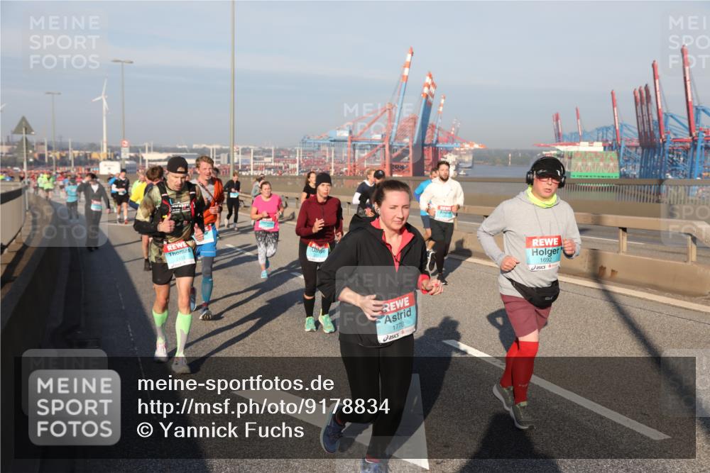 03.10.2025 - Köhlbrandbrückenlauf Yannick Fuchs http://msf.ph/oto/9178834 03.10.2025 08:50:51 Position 2 1778, 1692 meine-sportfotos.de