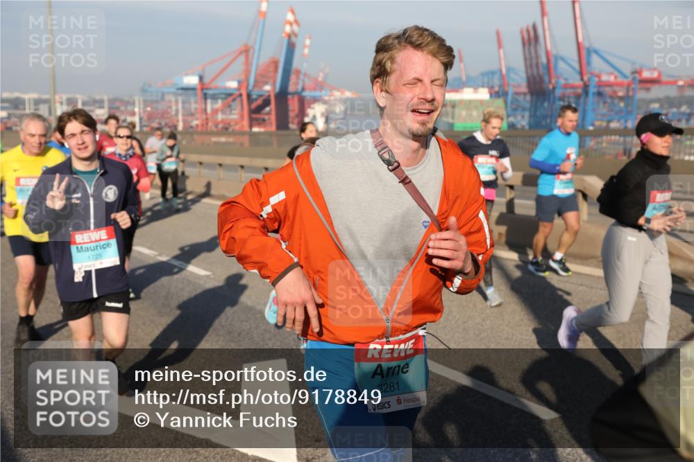 03.10.2025 - Köhlbrandbrückenlauf Yannick Fuchs http://msf.ph/oto/9178849 03.10.2025 08:50:53 Position 2 3281 meine-sportfotos.de