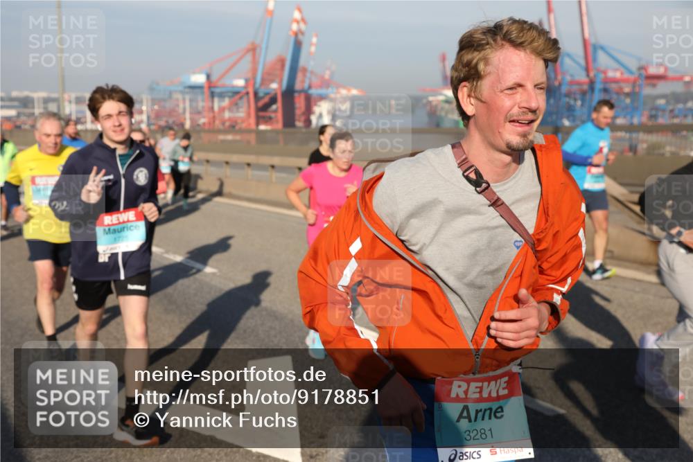 03.10.2025 - Köhlbrandbrückenlauf Yannick Fuchs http://msf.ph/oto/9178851 03.10.2025 08:50:54 Position 2 3281 meine-sportfotos.de