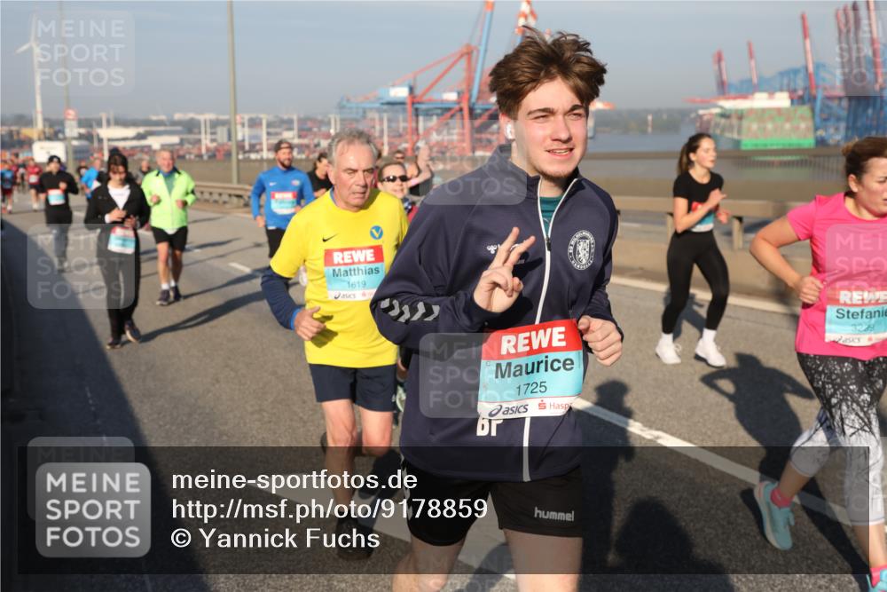 03.10.2025 - Köhlbrandbrückenlauf Yannick Fuchs http://msf.ph/oto/9178859 03.10.2025 08:50:54 Position 2 1619, 1725, 3239 meine-sportfotos.de