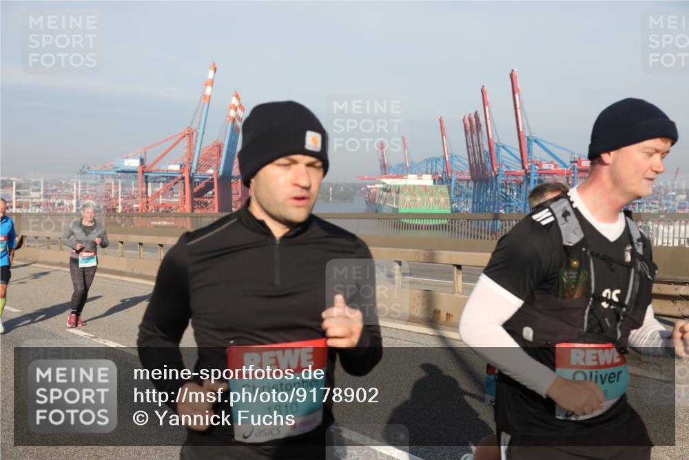 03.10.2025 - Köhlbrandbrückenlauf Yannick Fuchs http://msf.ph/oto/9178902 03.10.2025 08:51:01 Position 2 1810 meine-sportfotos.de