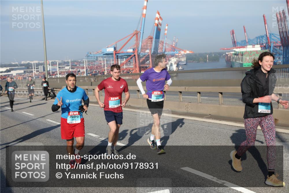 03.10.2025 - Köhlbrandbrückenlauf Yannick Fuchs http://msf.ph/oto/9178931 03.10.2025 08:51:09 Position 2 1815, 3762, 1834 meine-sportfotos.de