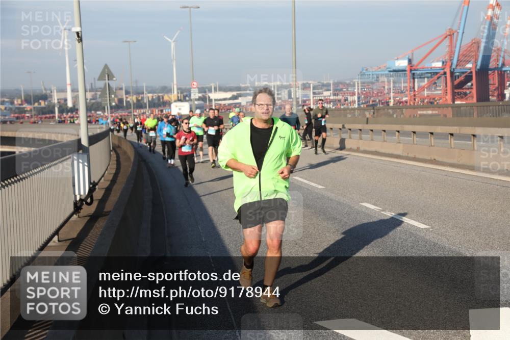 03.10.2025 - Köhlbrandbrückenlauf Yannick Fuchs http://msf.ph/oto/9178944 03.10.2025 08:51:11 Position 2  meine-sportfotos.de