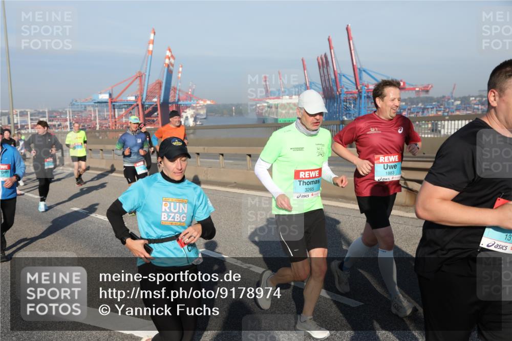 03.10.2025 - Köhlbrandbrückenlauf Yannick Fuchs http://msf.ph/oto/9178974 03.10.2025 08:51:20 Position 2 3265, 1883, 13 meine-sportfotos.de