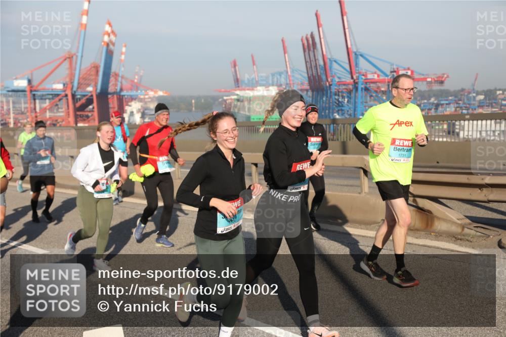03.10.2025 - Köhlbrandbrückenlauf Yannick Fuchs http://msf.ph/oto/9179002 03.10.2025 08:51:24 Position 2 1731 meine-sportfotos.de