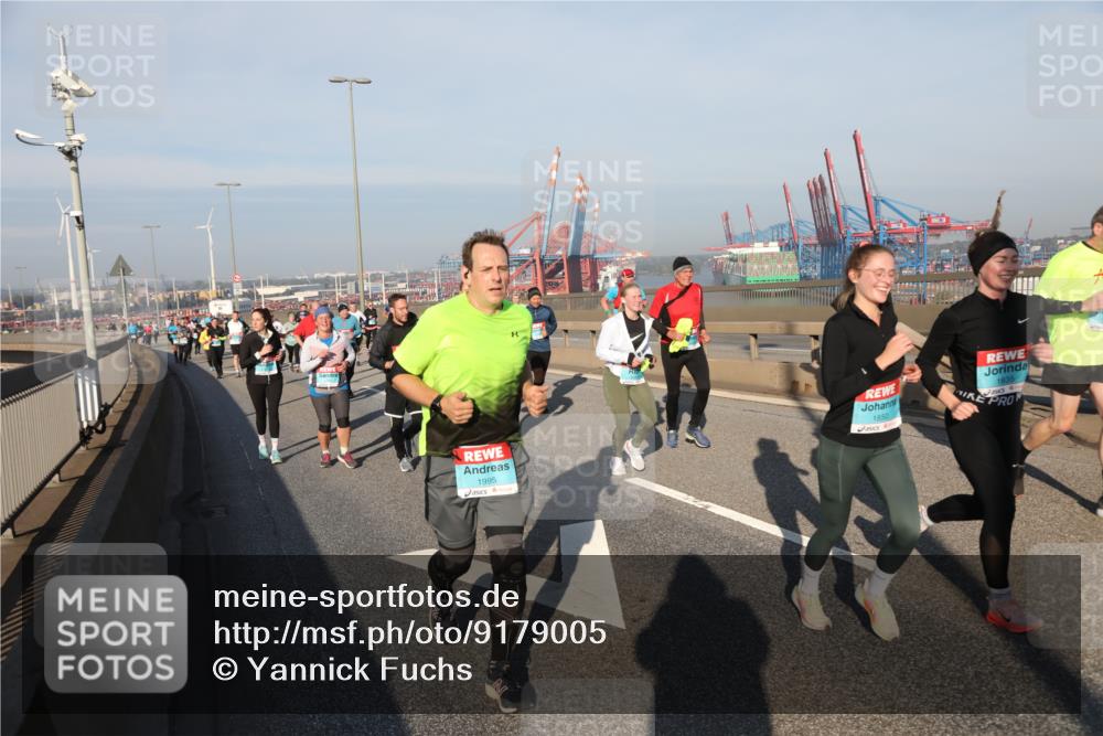 03.10.2025 - Köhlbrandbrückenlauf Yannick Fuchs http://msf.ph/oto/9179005 03.10.2025 08:51:25 Position 2 1995, 1850 meine-sportfotos.de