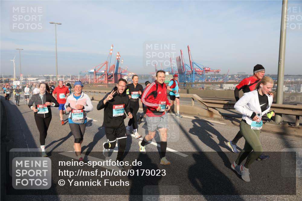 03.10.2025 - Köhlbrandbrückenlauf Yannick Fuchs http://msf.ph/oto/9179023 03.10.2025 08:51:27 Position 2 1614, 2854, 3031 meine-sportfotos.de