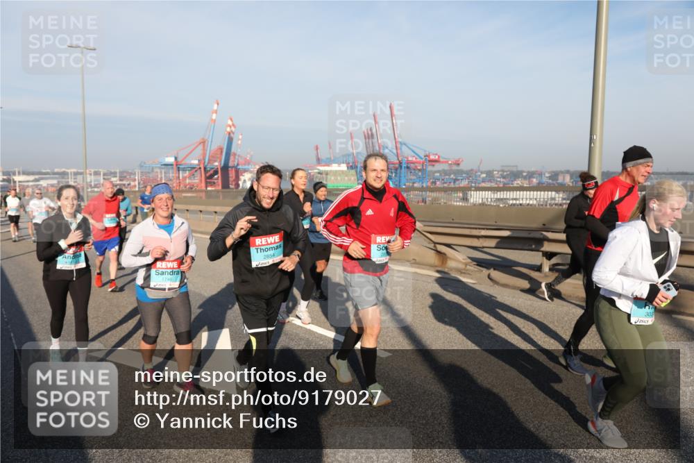 03.10.2025 - Köhlbrandbrückenlauf Yannick Fuchs http://msf.ph/oto/9179027 03.10.2025 08:51:27 Position 2 1614, 1746, 2854, 303 meine-sportfotos.de