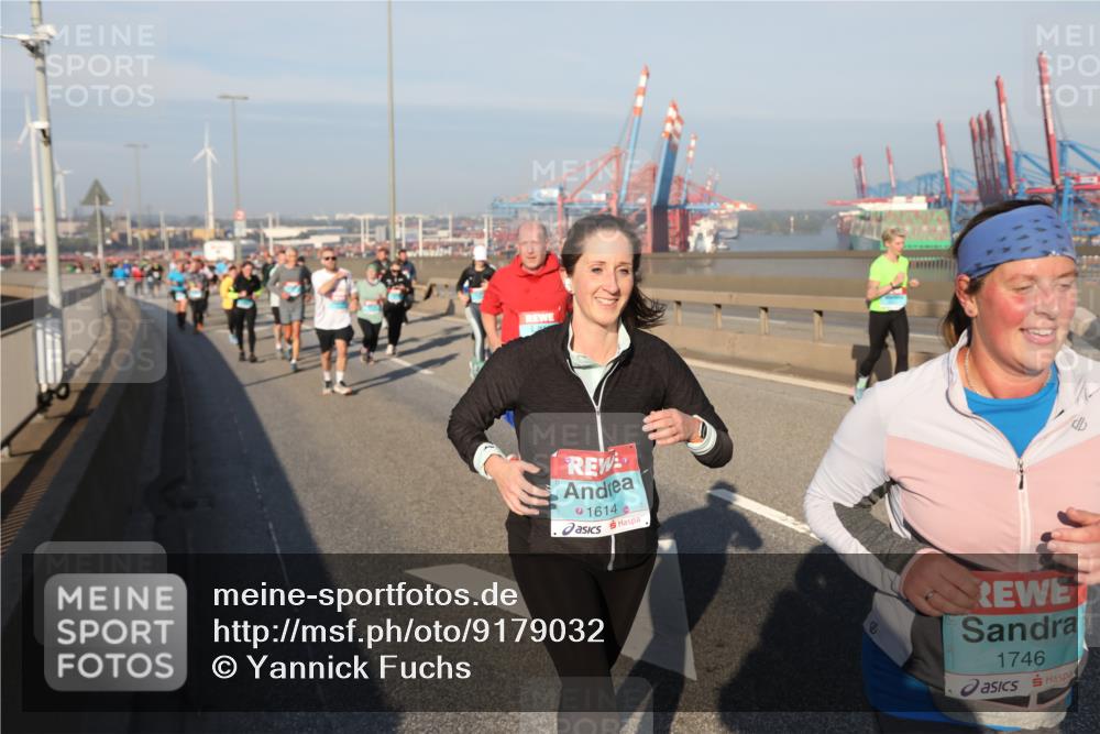 03.10.2025 - Köhlbrandbrückenlauf Yannick Fuchs http://msf.ph/oto/9179032 03.10.2025 08:51:28 Position 2 1614, 8, 1746 meine-sportfotos.de