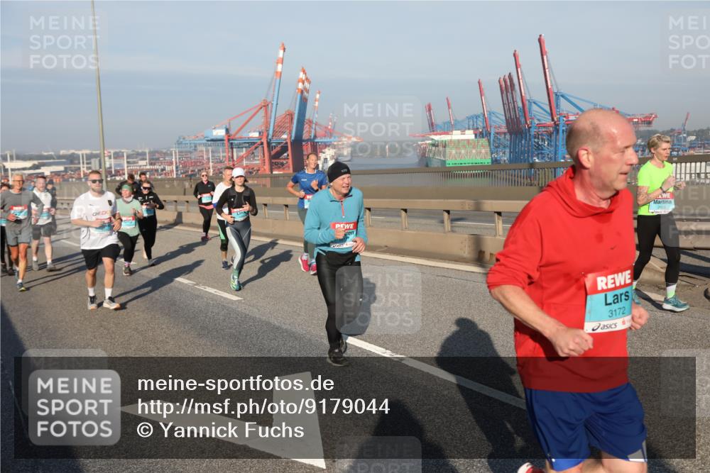 03.10.2025 - Köhlbrandbrückenlauf Yannick Fuchs http://msf.ph/oto/9179044 03.10.2025 08:51:29 Position 2 3172, 2502 meine-sportfotos.de