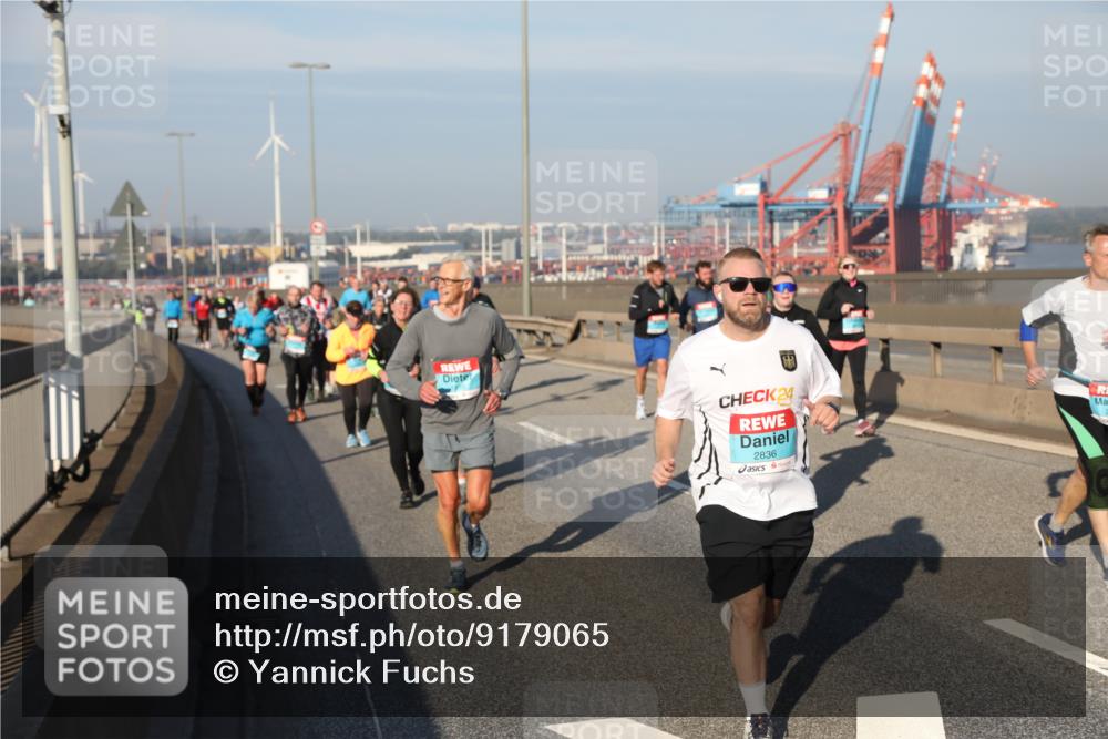 03.10.2025 - Köhlbrandbrückenlauf Yannick Fuchs http://msf.ph/oto/9179065 03.10.2025 08:51:31 Position 2 24, 2836 meine-sportfotos.de