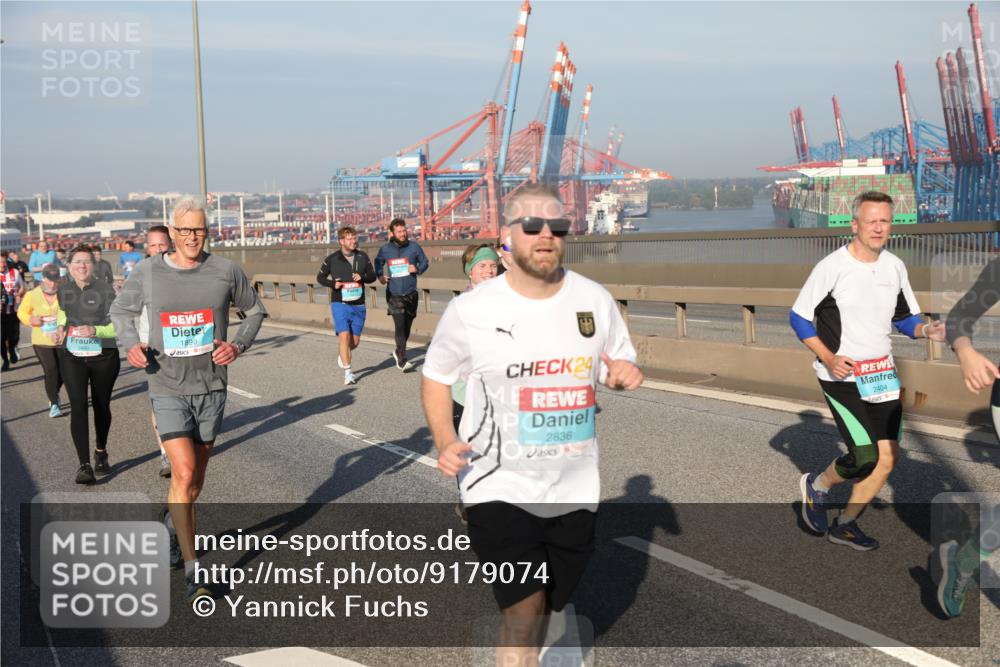 03.10.2025 - Köhlbrandbrückenlauf Yannick Fuchs http://msf.ph/oto/9179074 03.10.2025 08:51:32 Position 2 1899, 24, 2836, 2404 meine-sportfotos.de