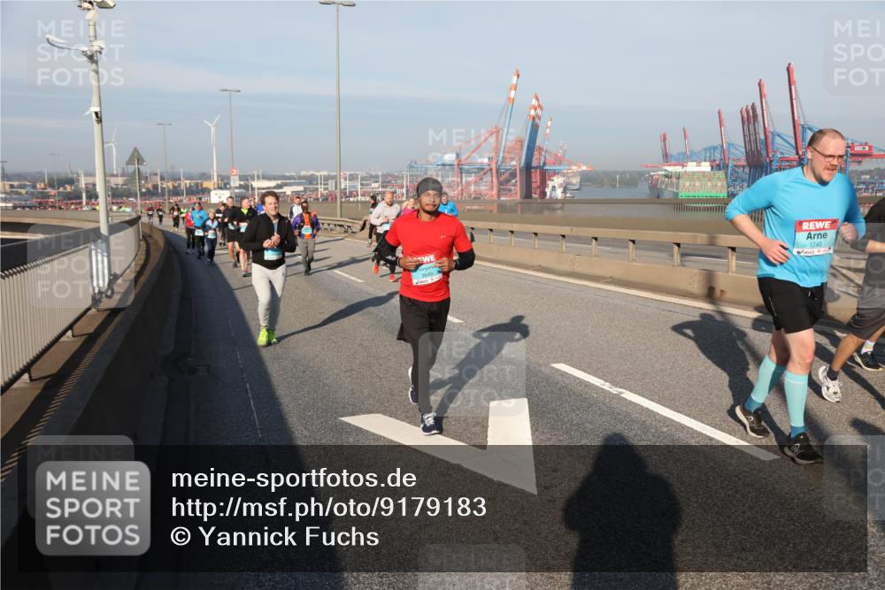 03.10.2025 - Köhlbrandbrückenlauf Yannick Fuchs http://msf.ph/oto/9179183 03.10.2025 08:51:45 Position 2 1740 meine-sportfotos.de