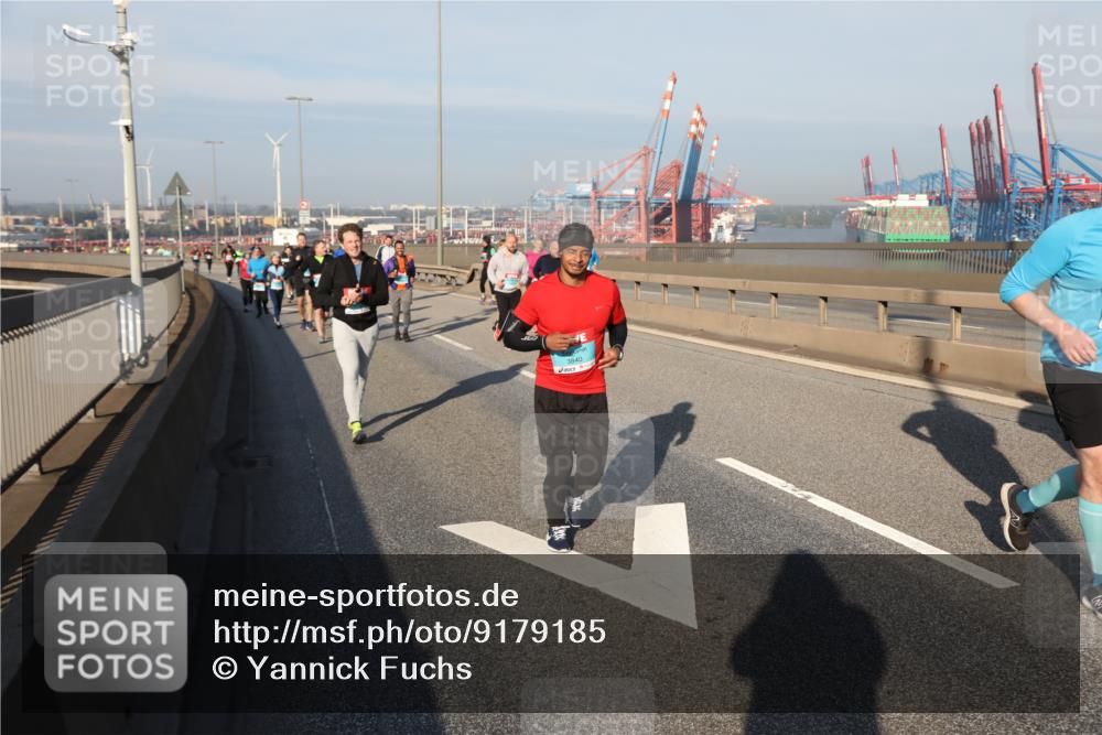 03.10.2025 - Köhlbrandbrückenlauf Yannick Fuchs http://msf.ph/oto/9179185 03.10.2025 08:51:45 Position 2 3840 meine-sportfotos.de