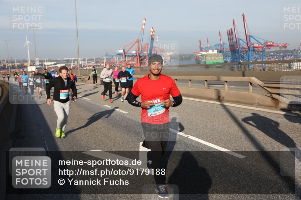 03.10.2025 - Köhlbrandbrückenlauf Yannick Fuchs http://msf.ph/oto/9179188 03.10.2025 08:51:46 Position 2 55, 3840 meine-sportfotos.de