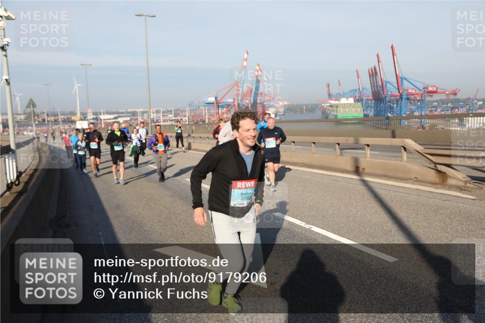 03.10.2025 - Köhlbrandbrückenlauf Yannick Fuchs http://msf.ph/oto/9179206 03.10.2025 08:51:47 Position 2 3732 meine-sportfotos.de
