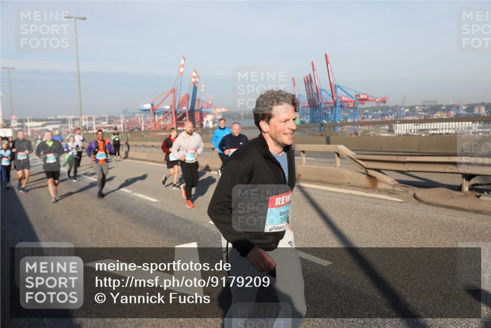 03.10.2025 - Köhlbrandbrückenlauf Yannick Fuchs http://msf.ph/oto/9179209 03.10.2025 08:51:48 Position 2 373 meine-sportfotos.de
